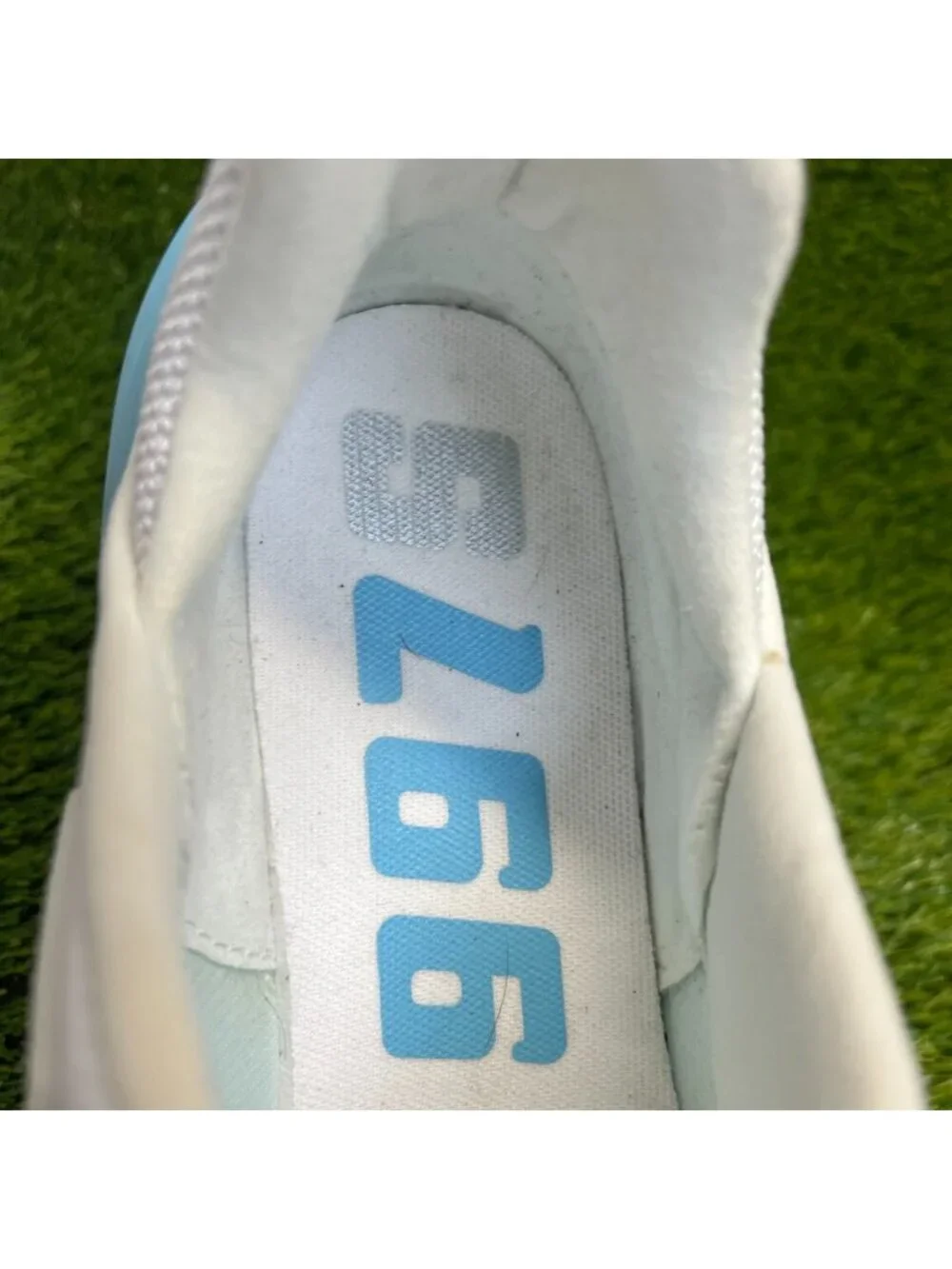 New Balance 997 Womens Size 9.5 White Blue Walking Running Shoes Sneakers